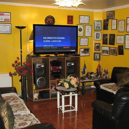 פואנטה ארנס Hostal El Mirador מראה חיצוני תמונה